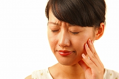 顎関節症によるあごの痛み